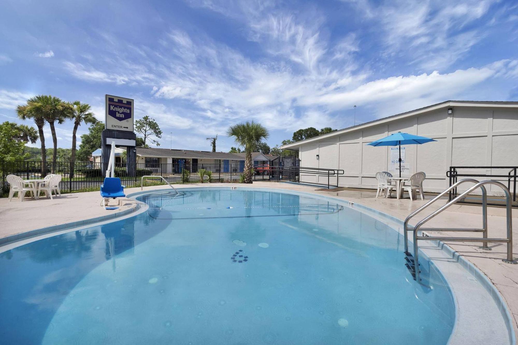 Knights Inn Jacksonville At Dix Ellis Trail מראה חיצוני תמונה